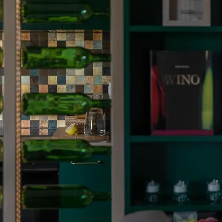 Wine * グディニャ